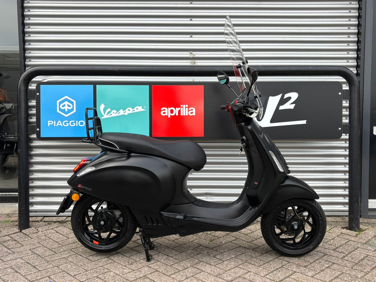 Vespa Elettrica Mat Zwart Brom 2024 422 km GARANTIE