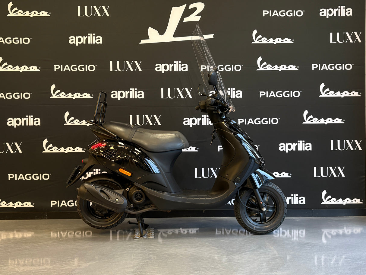 Piaggio Zip | Glans Zwart | 1 eig