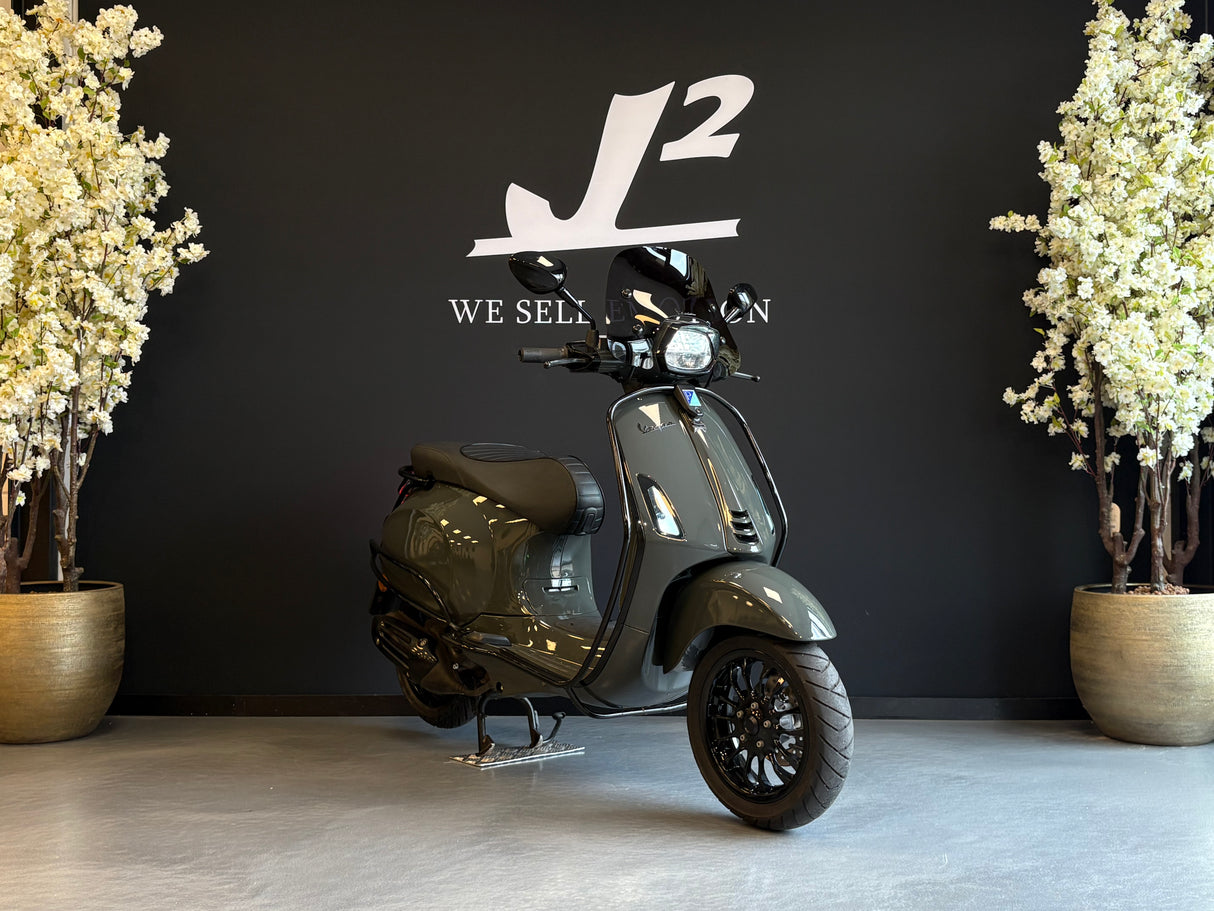 Vespa Sprint | Guerilla Green