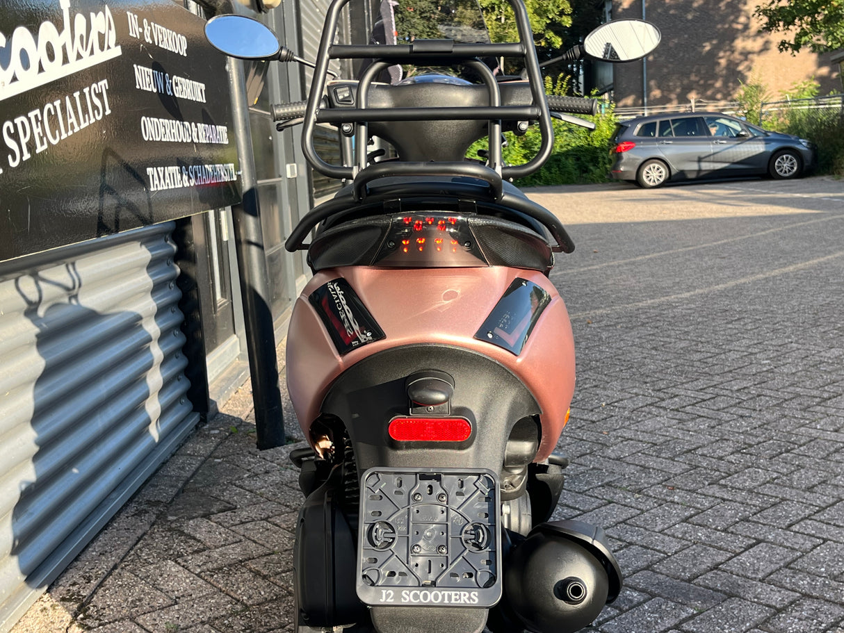 Piaggio Zip Rose Gold Brom 2023 3011 km 1 eig