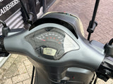 Vespa Sprint Mat Grijs Snor(scooter) 2018 11179 km 1 eig