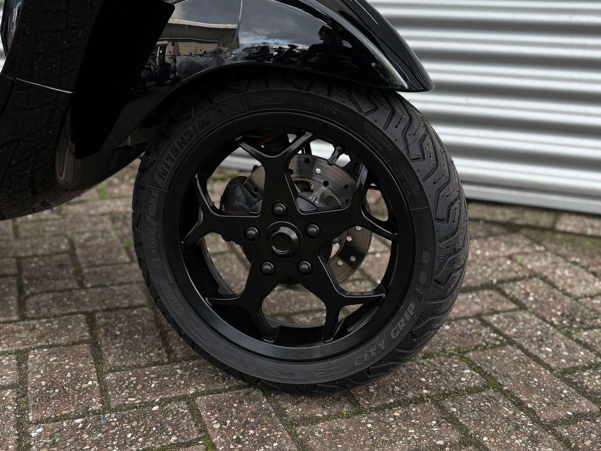 Vespa Sprint | Glans Zwart