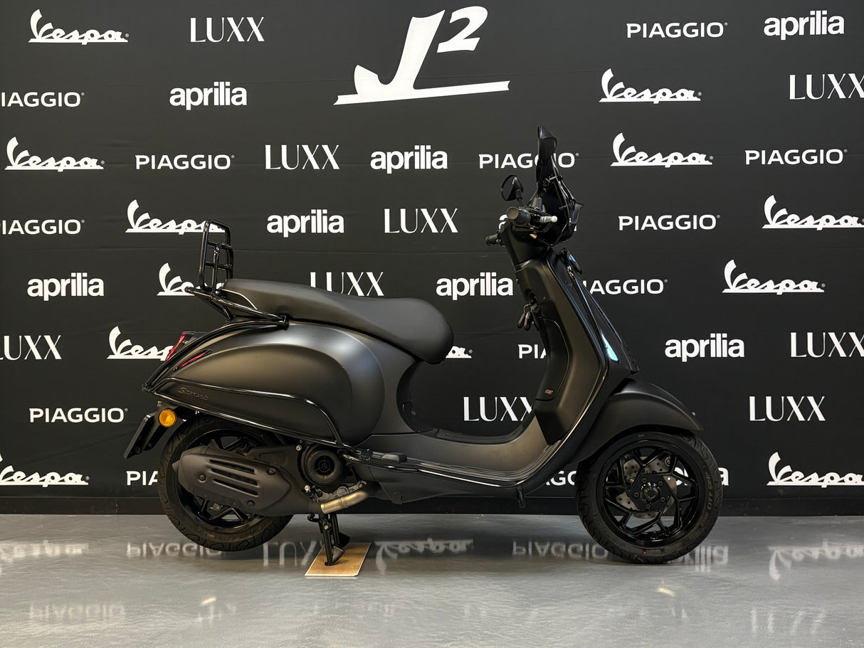 Vespa Sprint / Elettrica Facelift 2025 Nero Convinto Matt