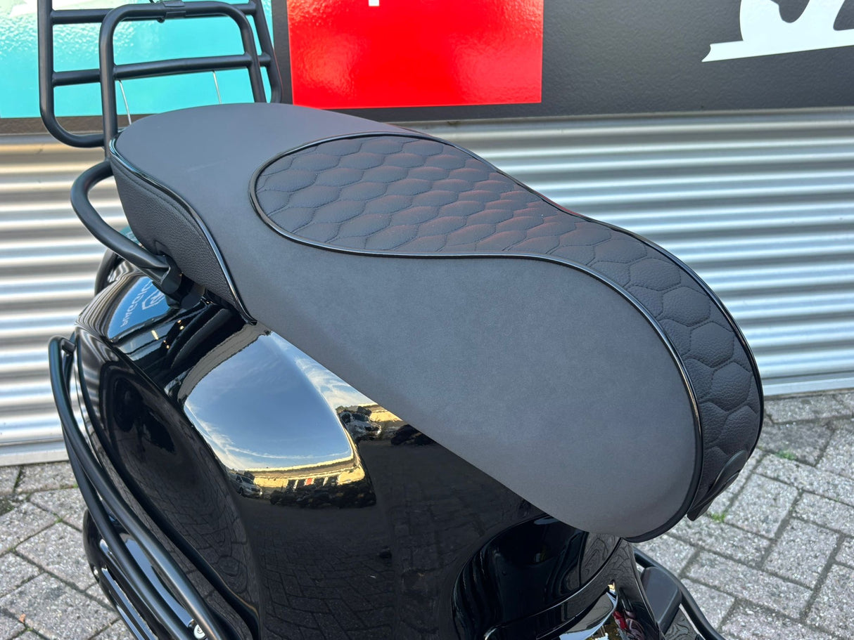 Vespa Sprint Black on Black Brom 2022 2411 km GARANTIE
