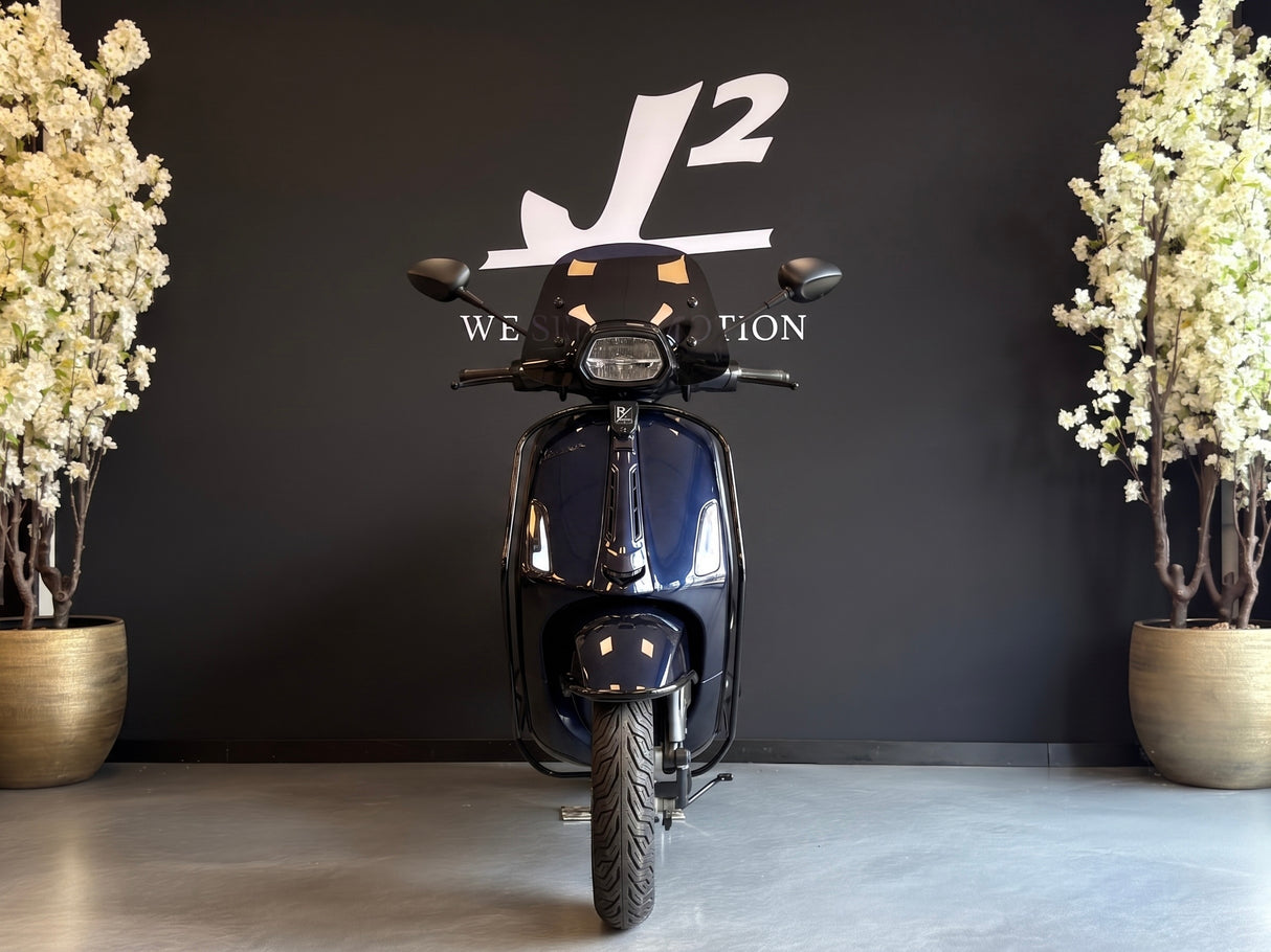 Vespa Sprint | Dark Midnight Blue