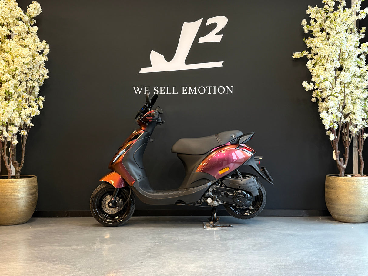 Piaggio Zip | Mica Red