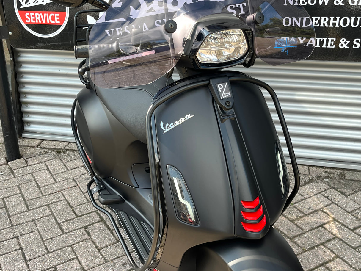 Vespa Sprint Mat Zwart Snor 2021 1737 km 1 eig NIEUWSTAAT