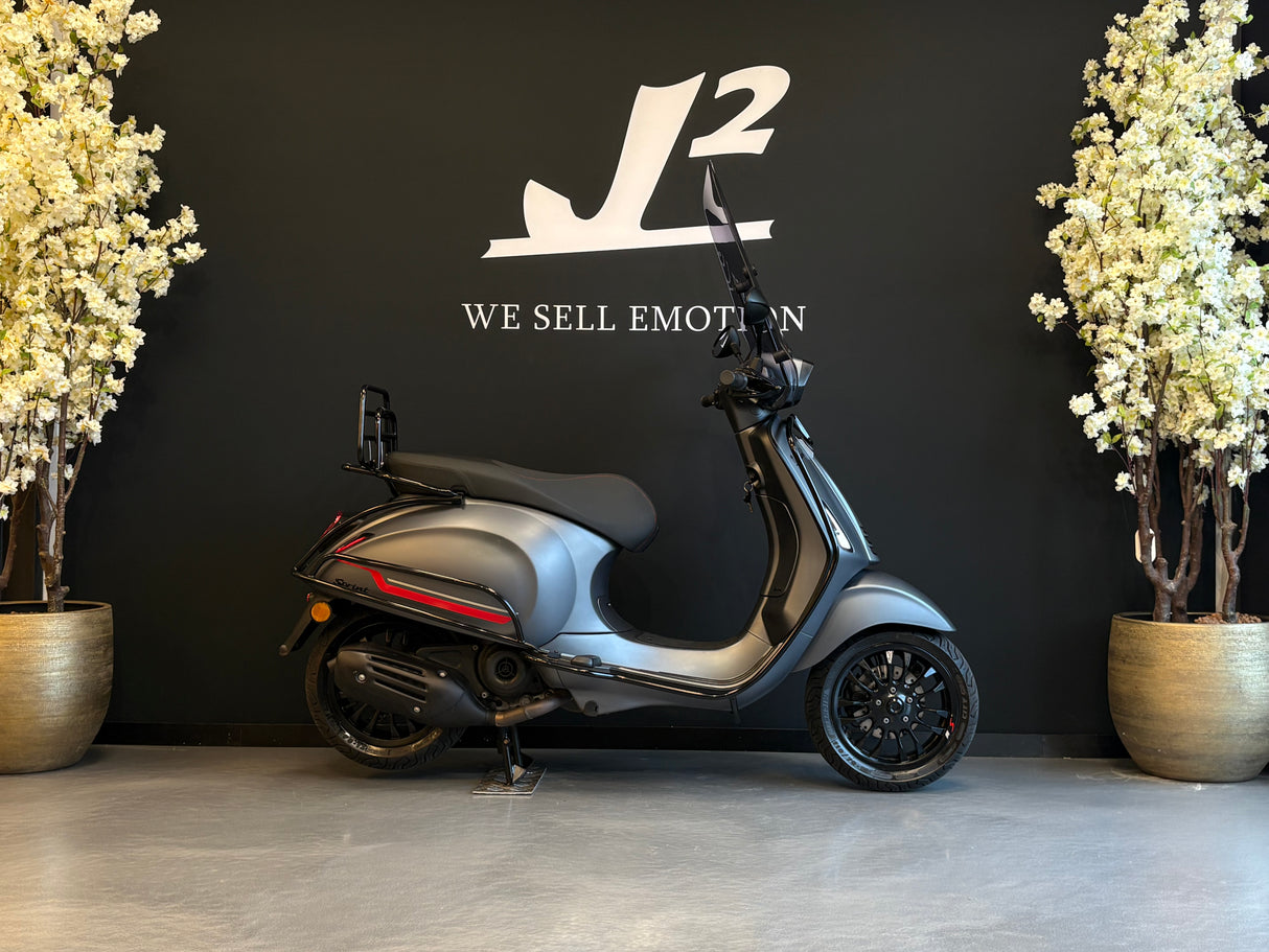 Vespa Sprint | Grigio Titano Matt