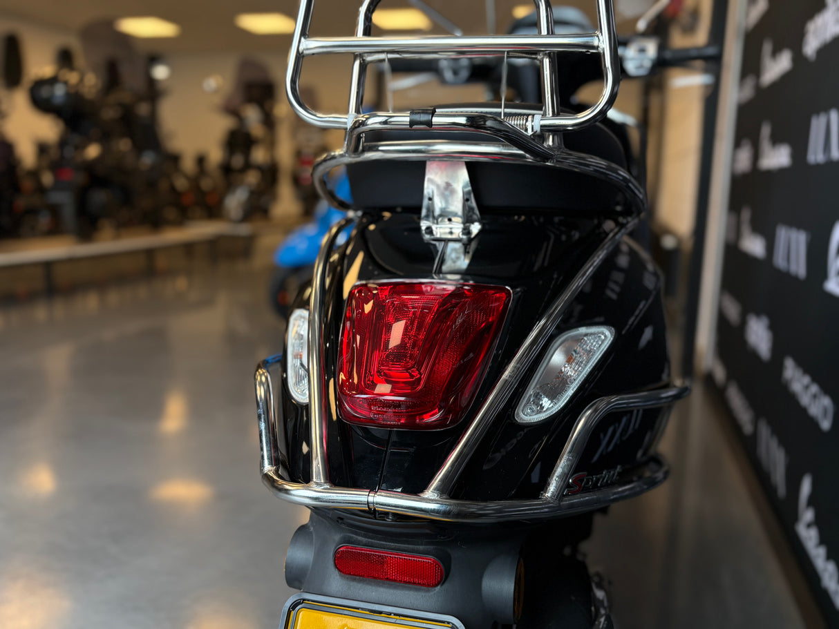 Vespa Sprint | Glans Zwart