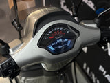 Vespa Sprint | White Gold