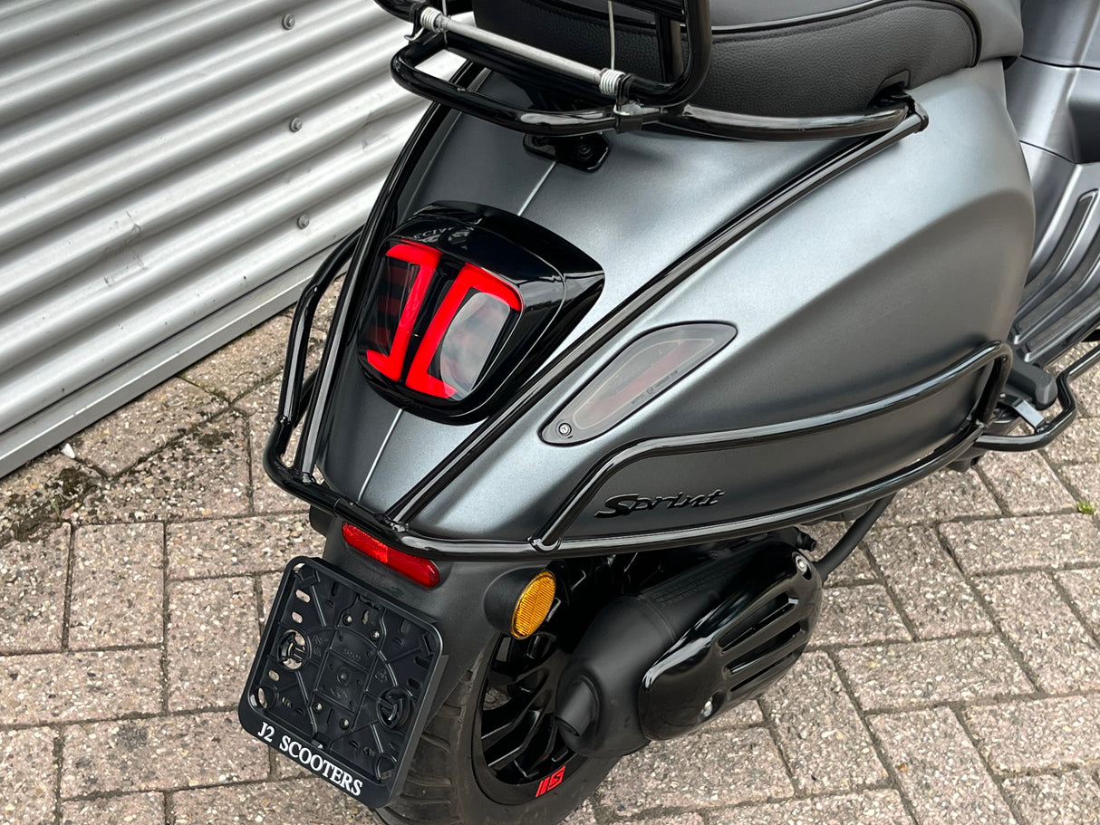 Vespa Sprint Mat Grijs Snor(scooter) 2018 11179 km 1 eig