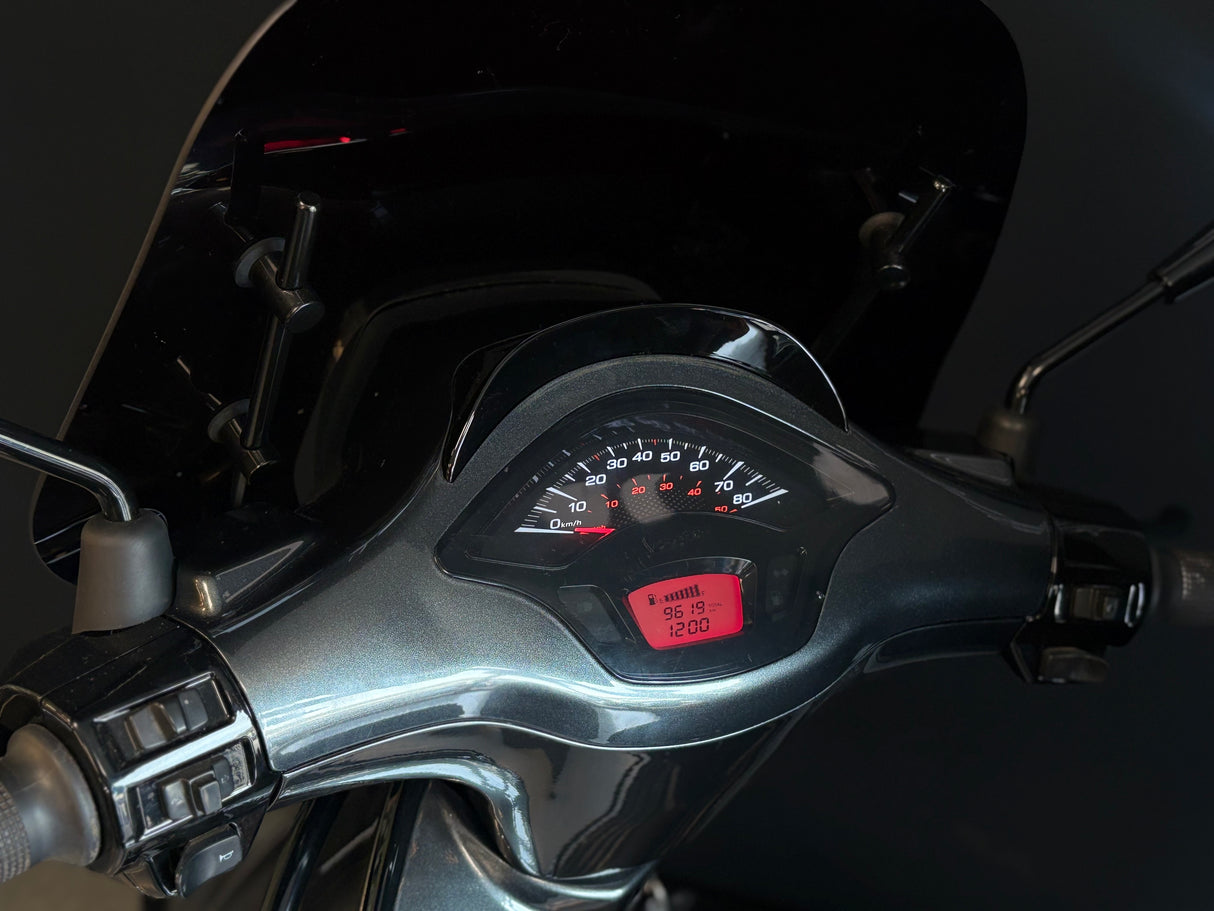 Vespa Sprint | Daytona Grau