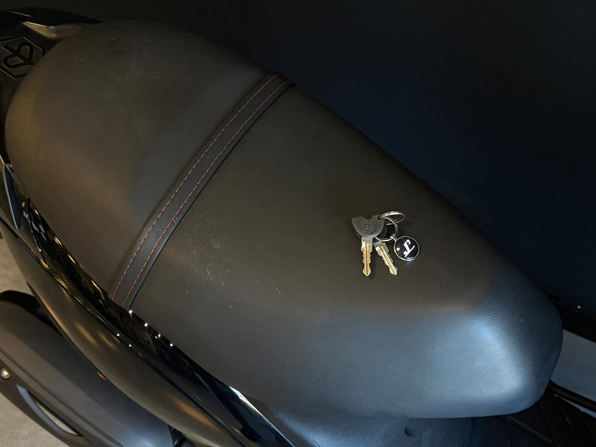 Piaggio Zip | Black on Black