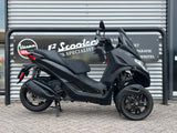 Piaggio MP3 300 Hpe mat zwart 2023 5212 km 1 eig BTW
