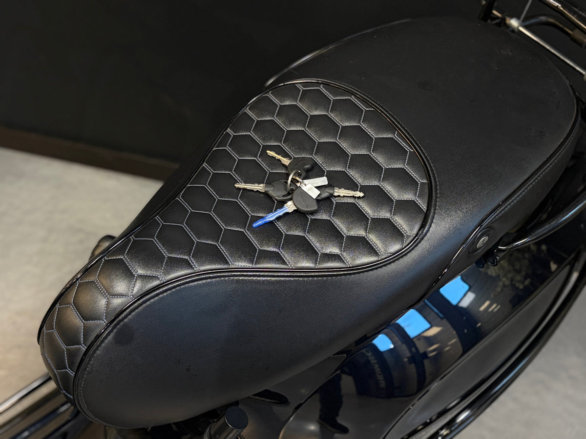 Vespa Sprint | Dark Midnight Blue