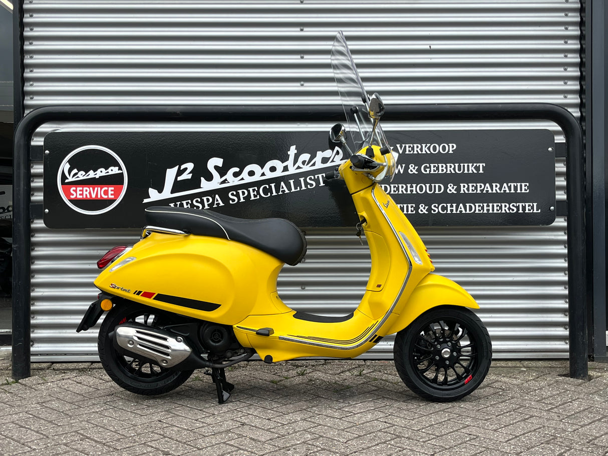 Vespa Sprint Mat Geel Brom 2018 9874 km 1 eig