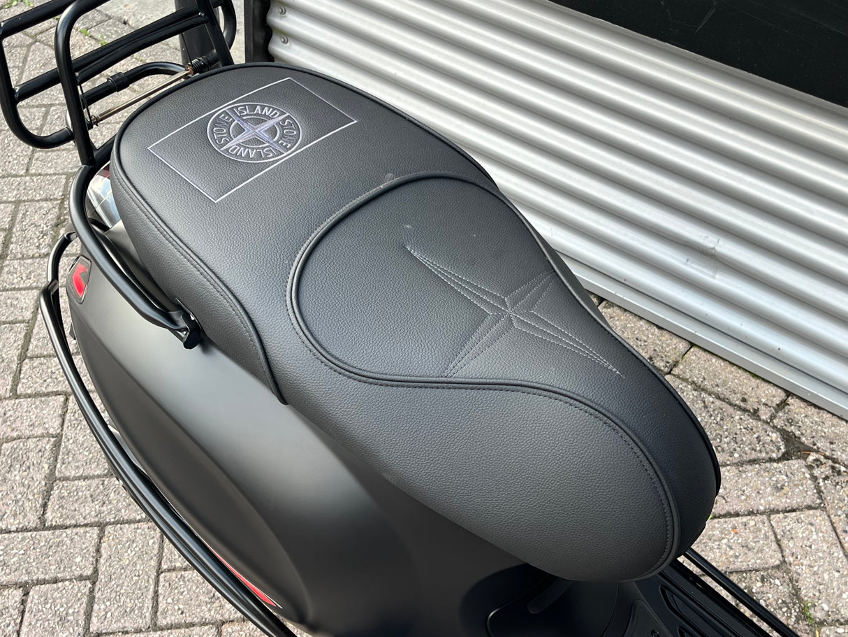 Vespa Sprint Mat Zwart Snor 2021 1737 km 1 eig NIEUWSTAAT