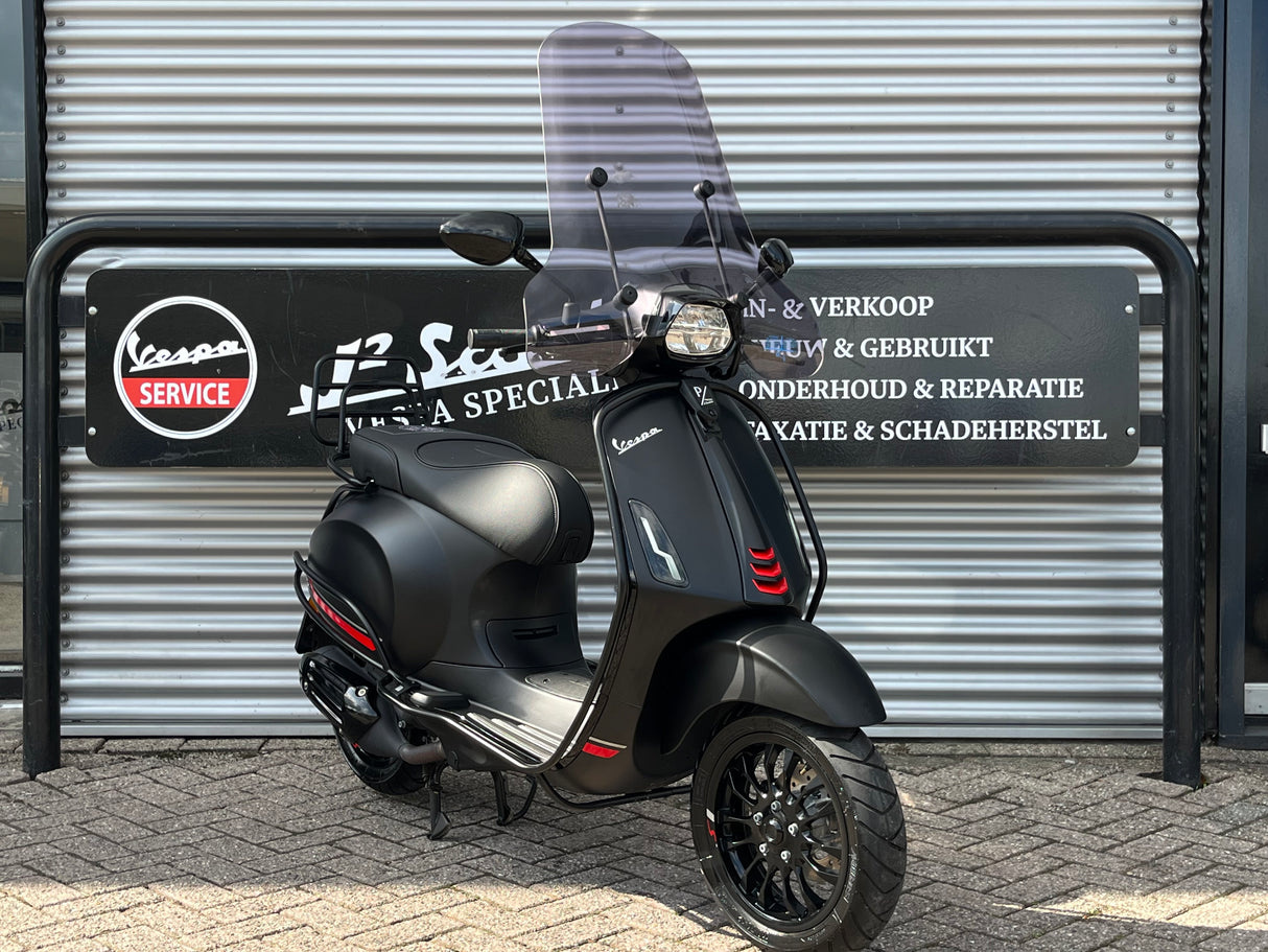 Vespa Sprint Mat Zwart Snor 2021 1737 km 1 eig NIEUWSTAAT