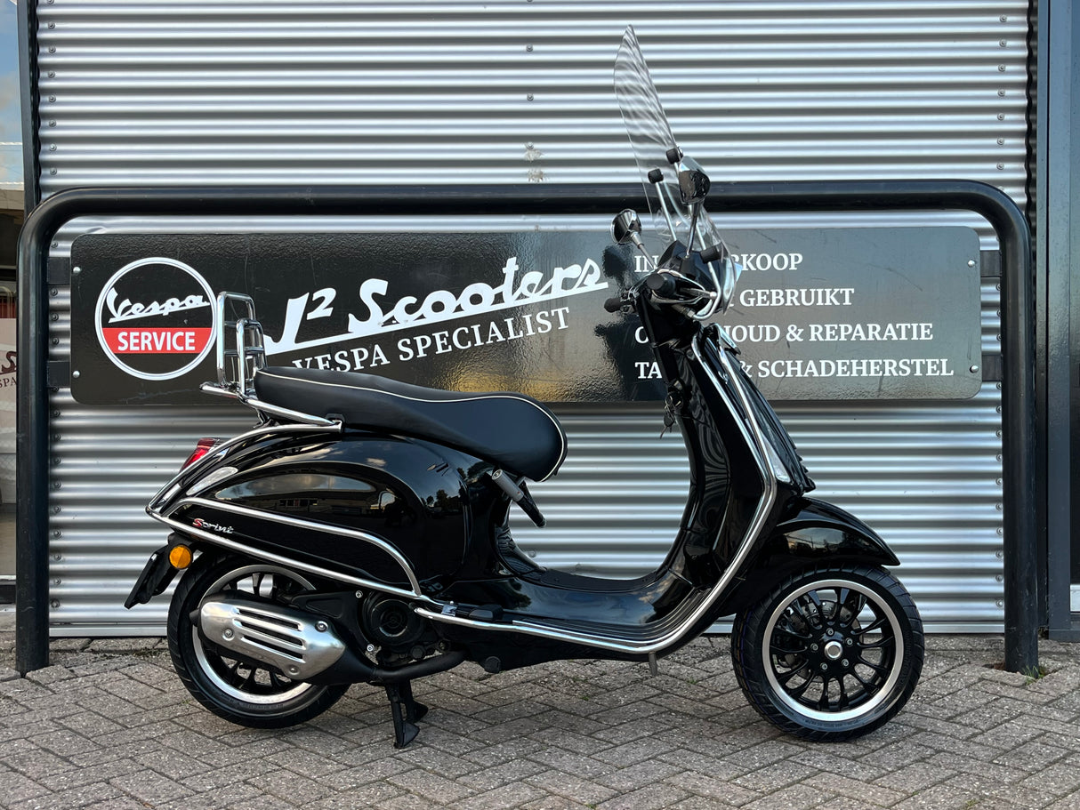 Vespa Sprint Glans Zwart Brom 2021 9000 km 1 eig GARANTIE