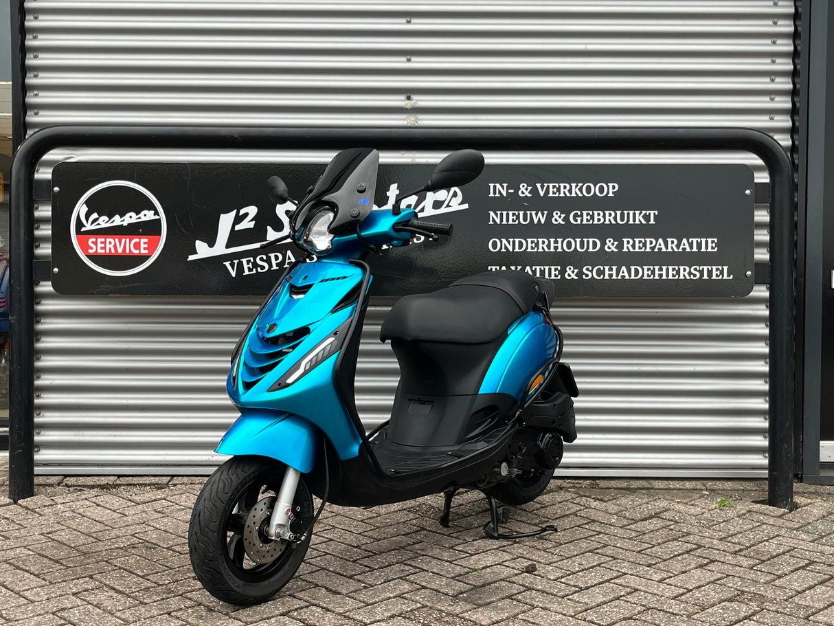 Piaggio Zip Ice Candy Blu Brom 2022 9558 km Full Option 1eig