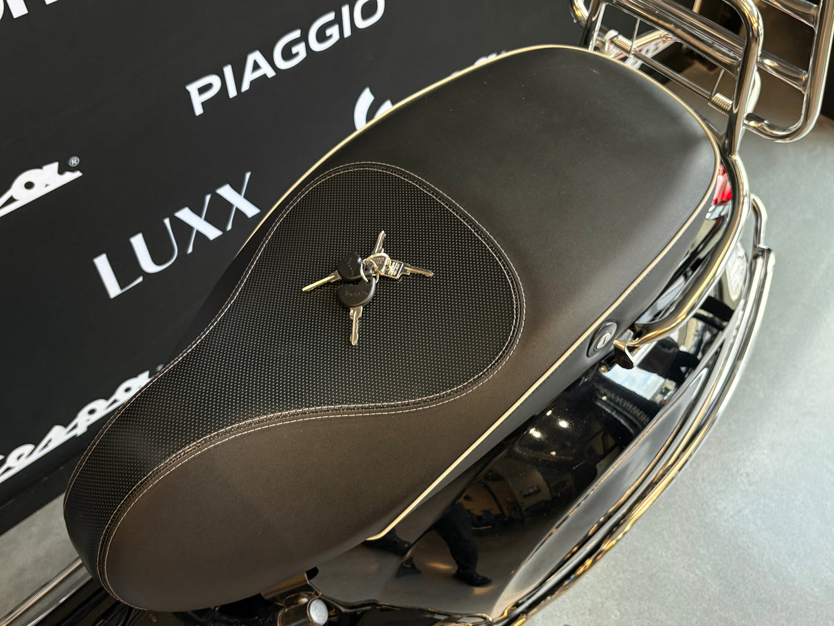 Vespa Sprint | Glans Zwart