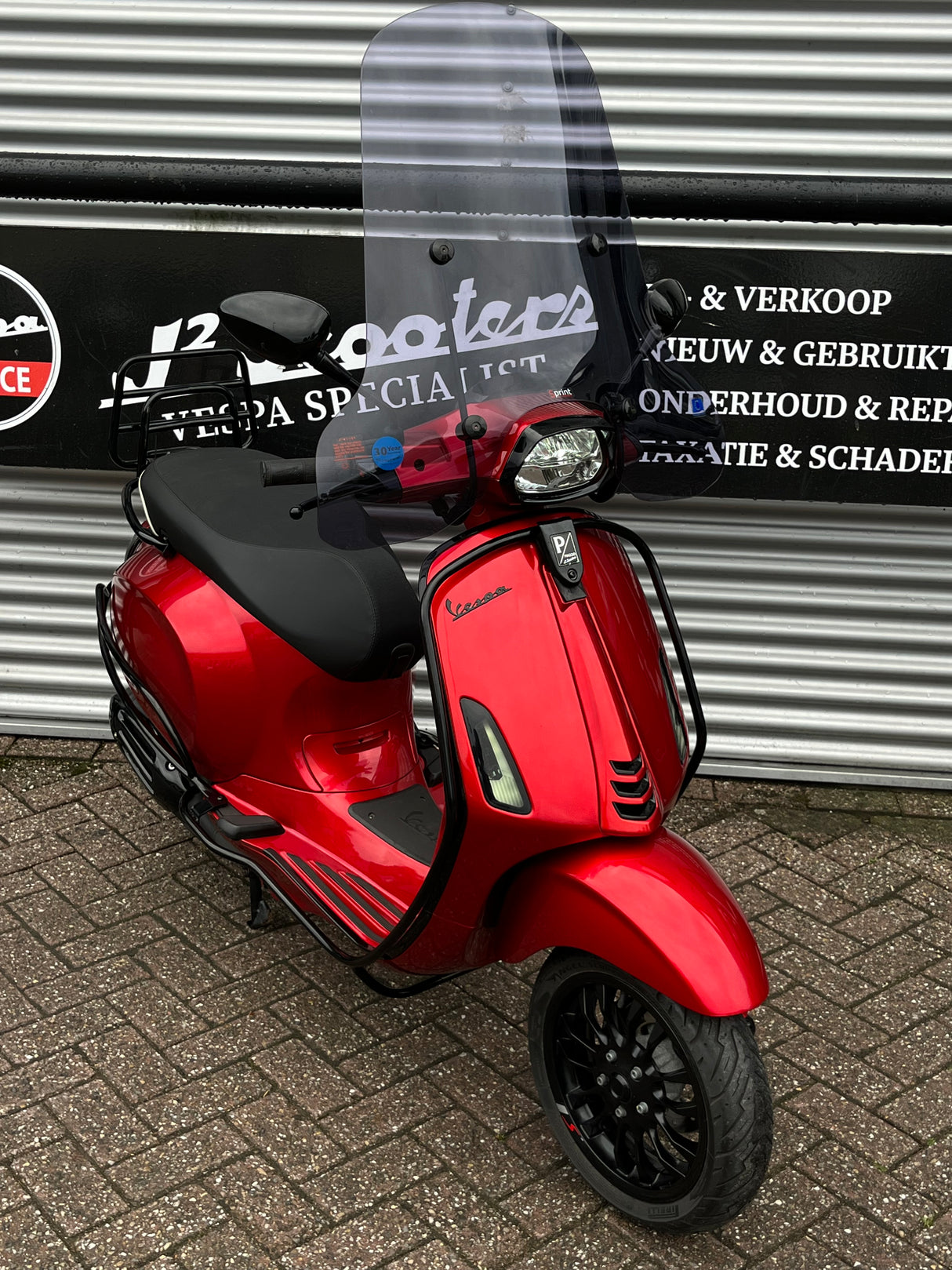Vespa Sprint Candy Red Brom 2022 5276 km 1 eig