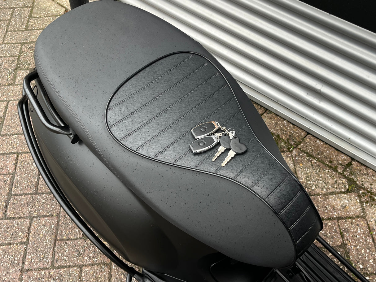 Vespa Sprint Mat Zwart Snor/Brom 2019 15831 km GARANTIE