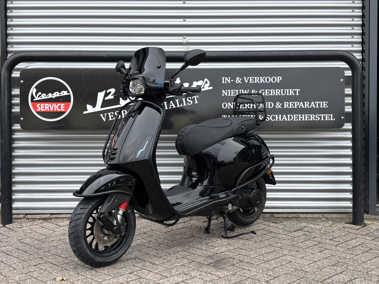 Vespa Sprint Black on Black Brom 2021 7389 km Full Option