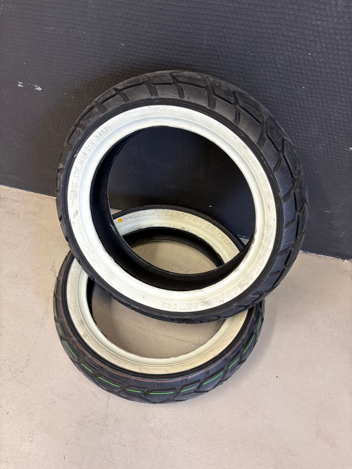 Whitewall banden CST Vespa Sprint voor + achter