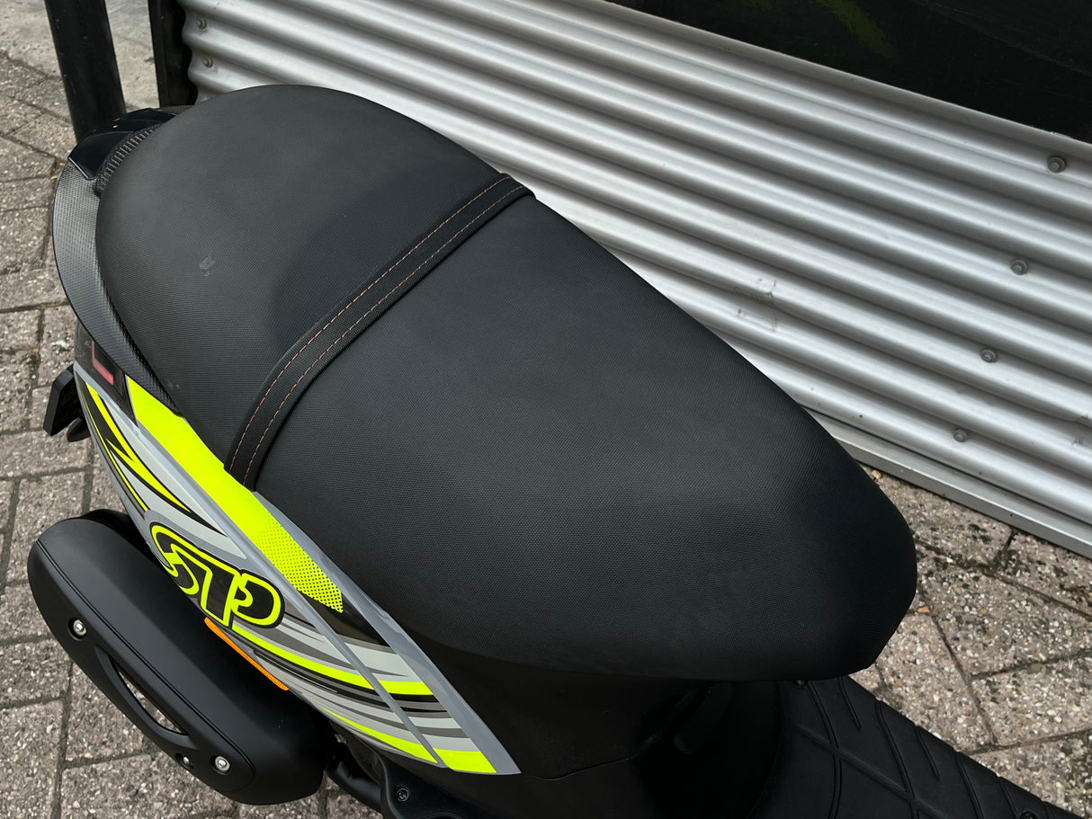 Piaggio Zip Nardo Grey Brom 2023 4000 km Full Option 1e eig