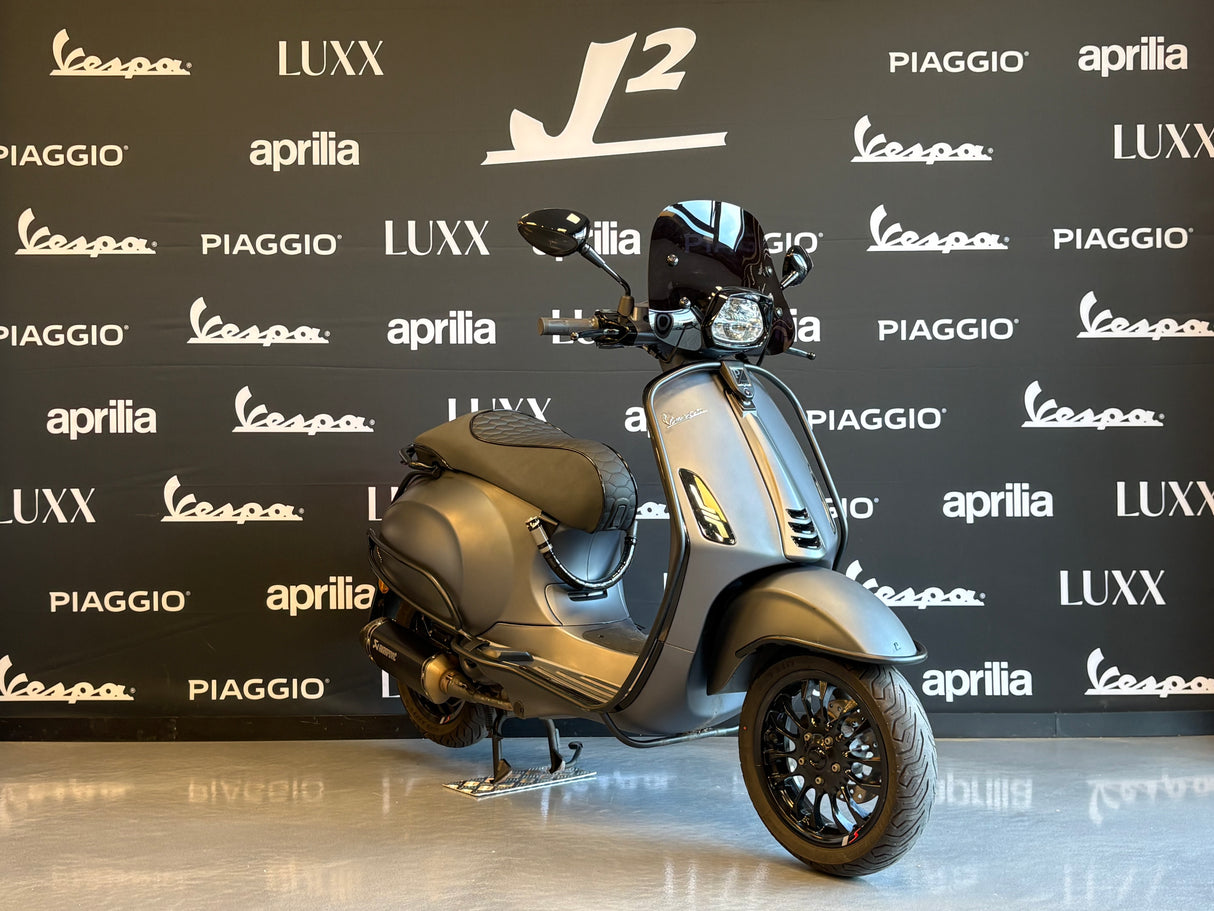 Vespa Sprint | Mat Grijs | Akra