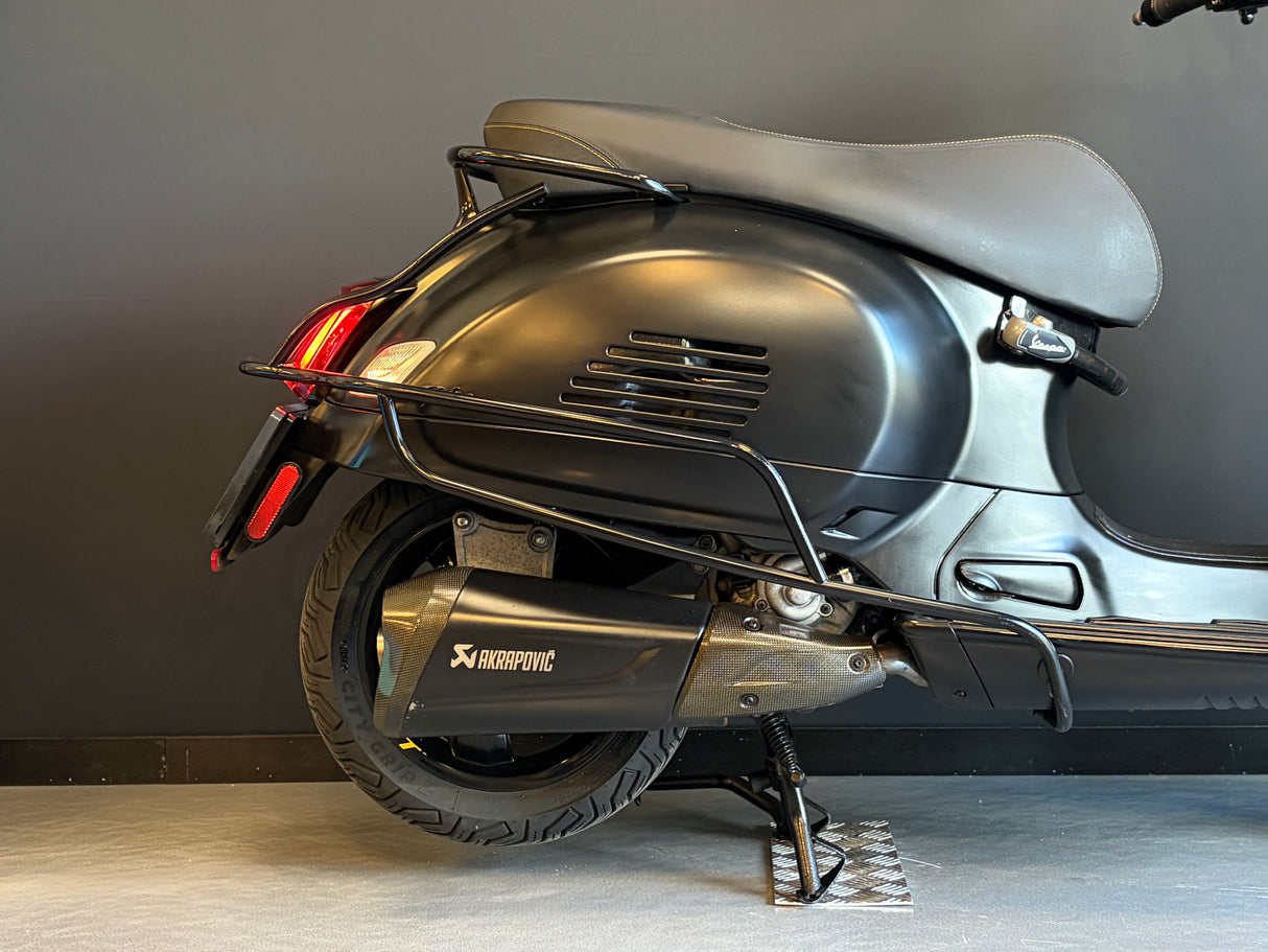 Vespa GTS 300 Super Tech | Mat Zwart