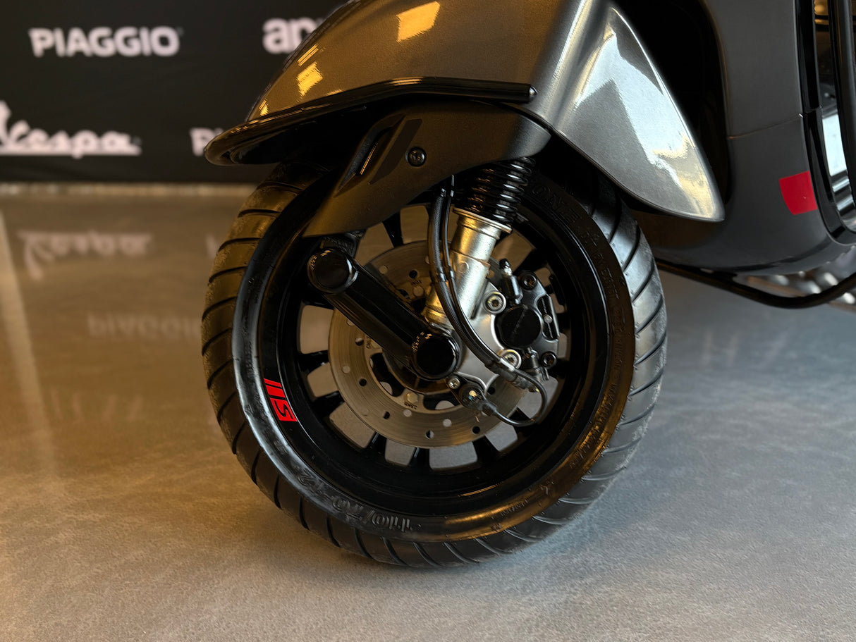 Vespa Sprint | Porsche Agaat Grijs