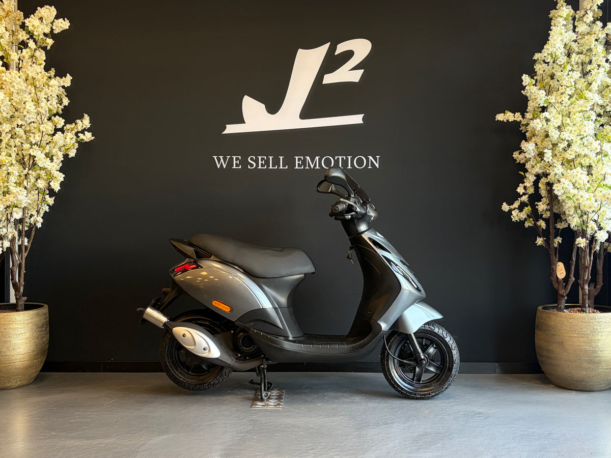 Piaggio Zip 2 takt | Porsche Agaat Grijs