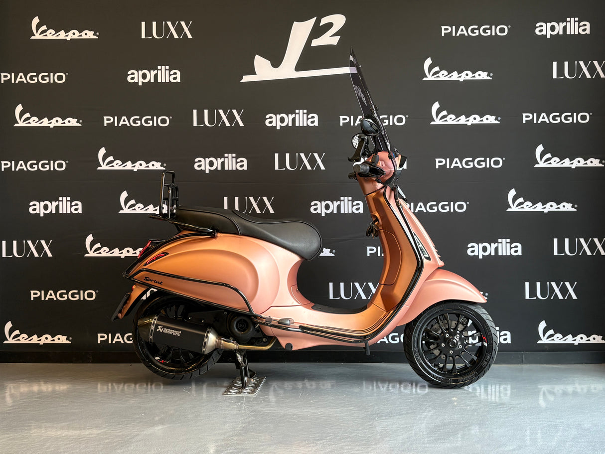 Vespa Sprint | Rose Gold | Akra
