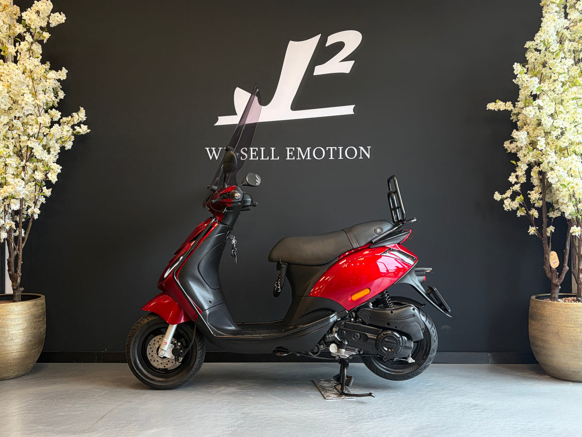 Piaggio Zip | Candy Red