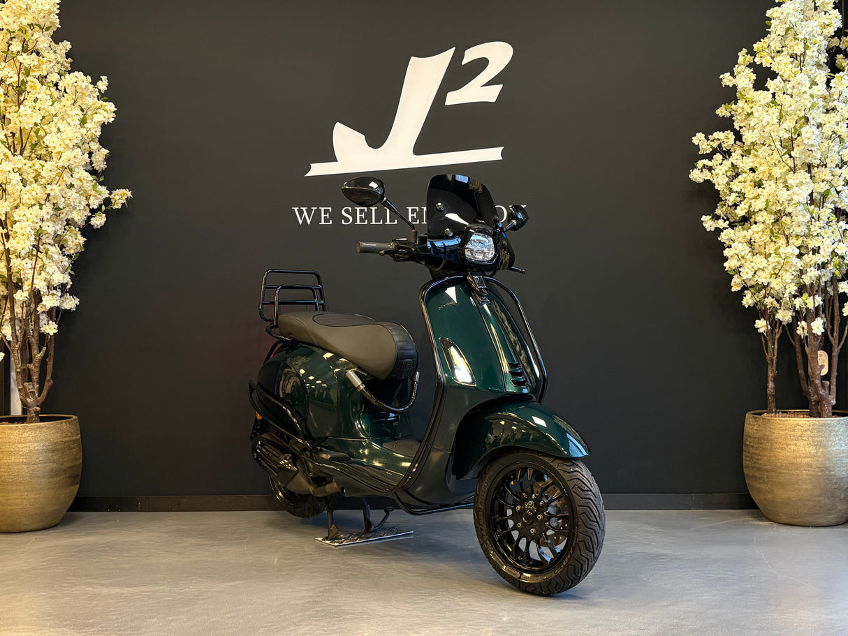 Vespa Sprint | Jaguar Green