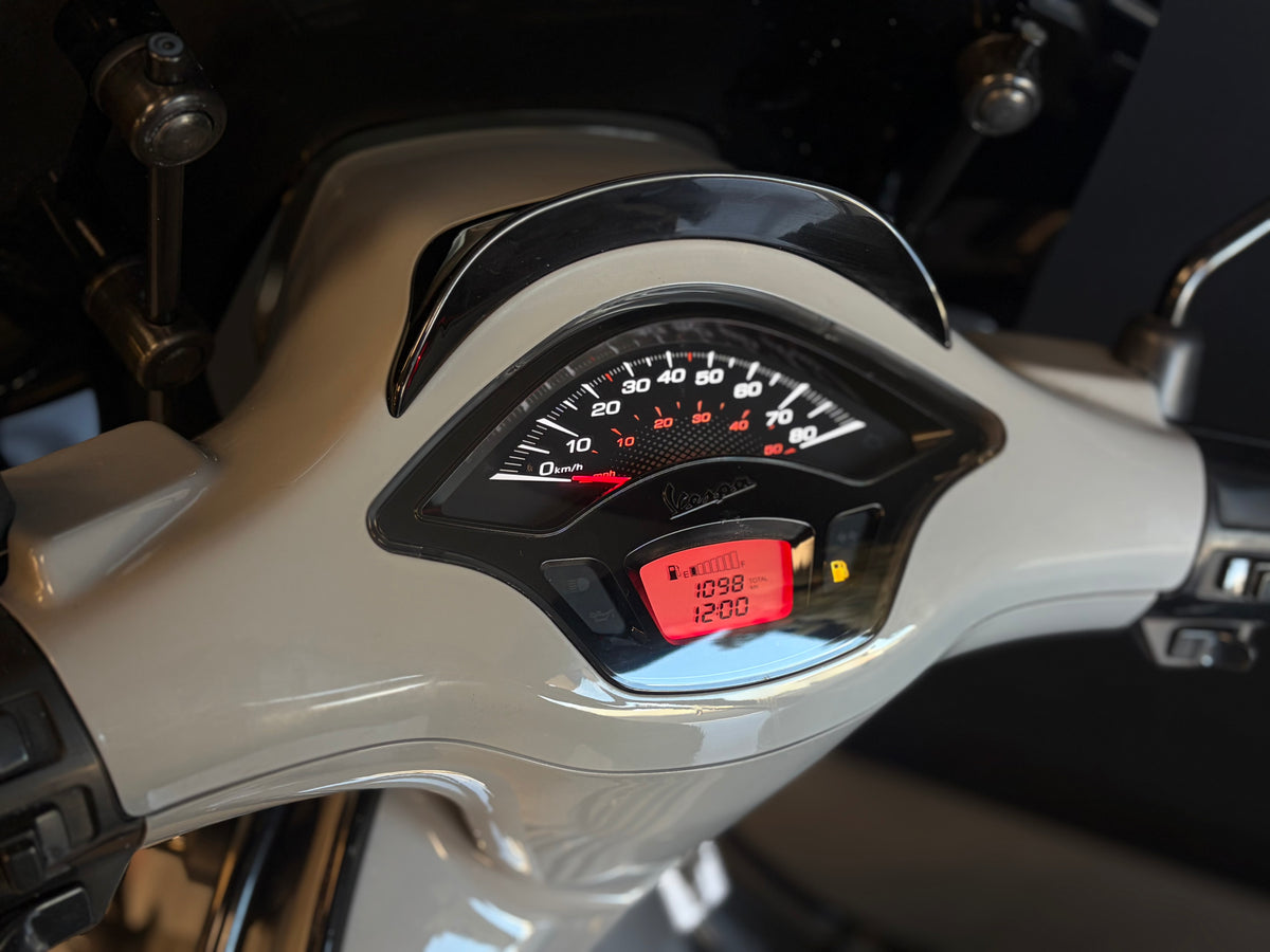 Vespa Sprint | Nardo Grey