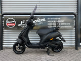 Piaggio Zip Mat Zwart Snor 2021 10111 km 1 eig