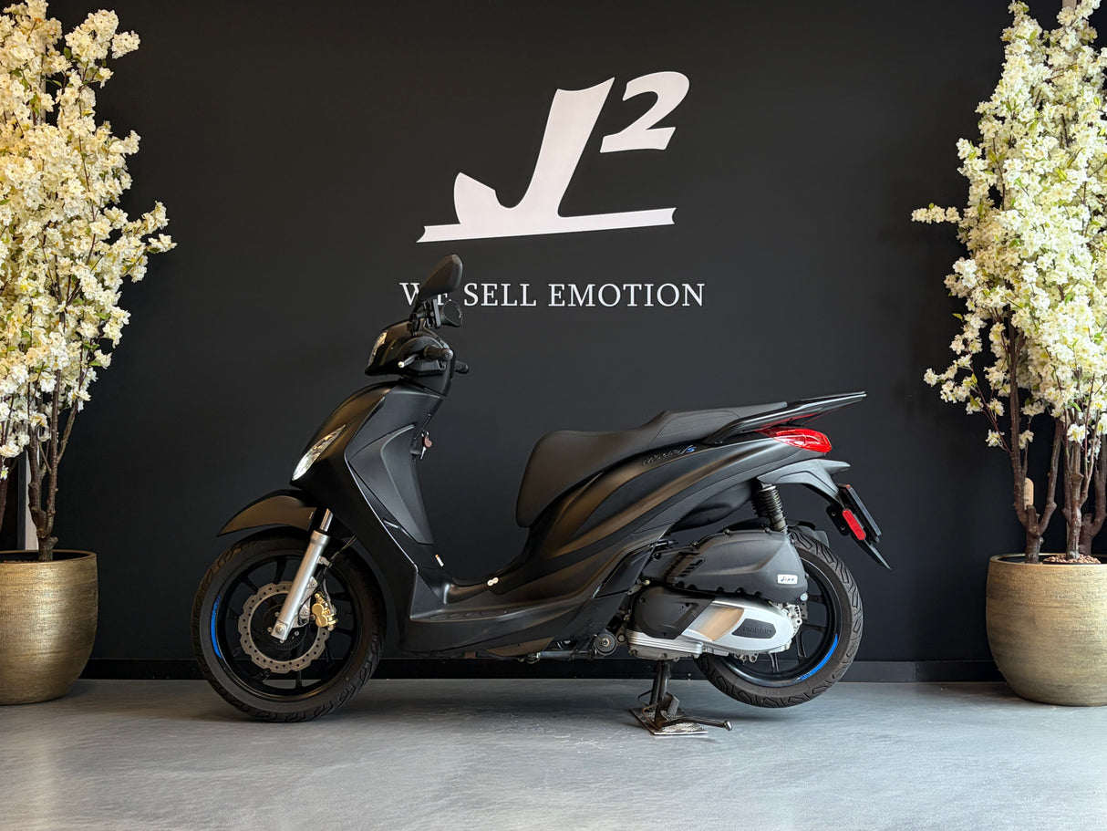 Piaggio Medley S 200 | Mat Zwart