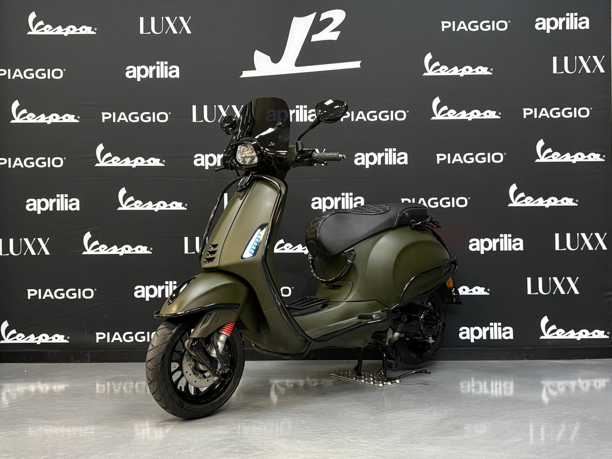 Vespa Sprint | Army Green | 1 eig