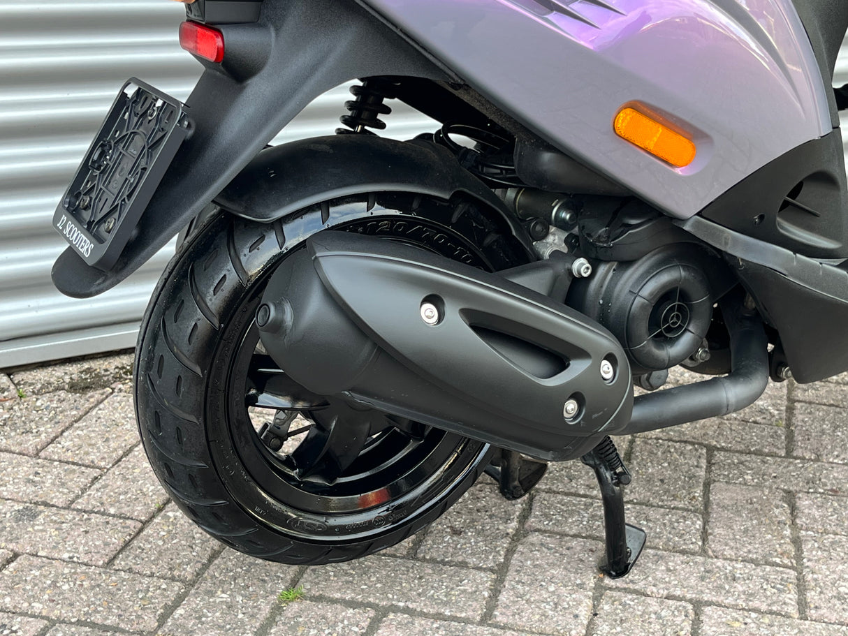 Piaggio Zip Amethyst Violet Brom 2023 2174 km Full 1 eig