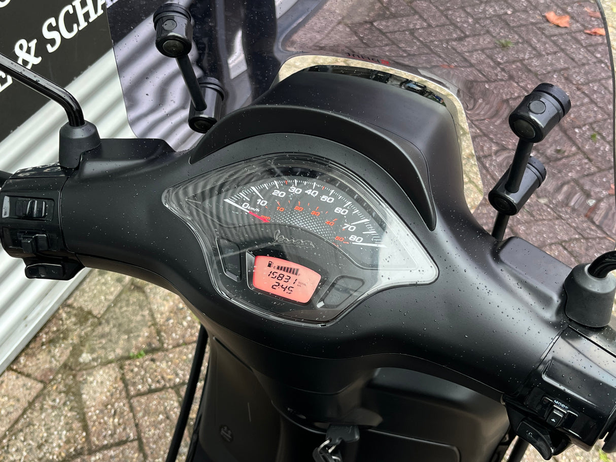 Vespa Sprint Mat Zwart Snor/Brom 2019 15831 km GARANTIE