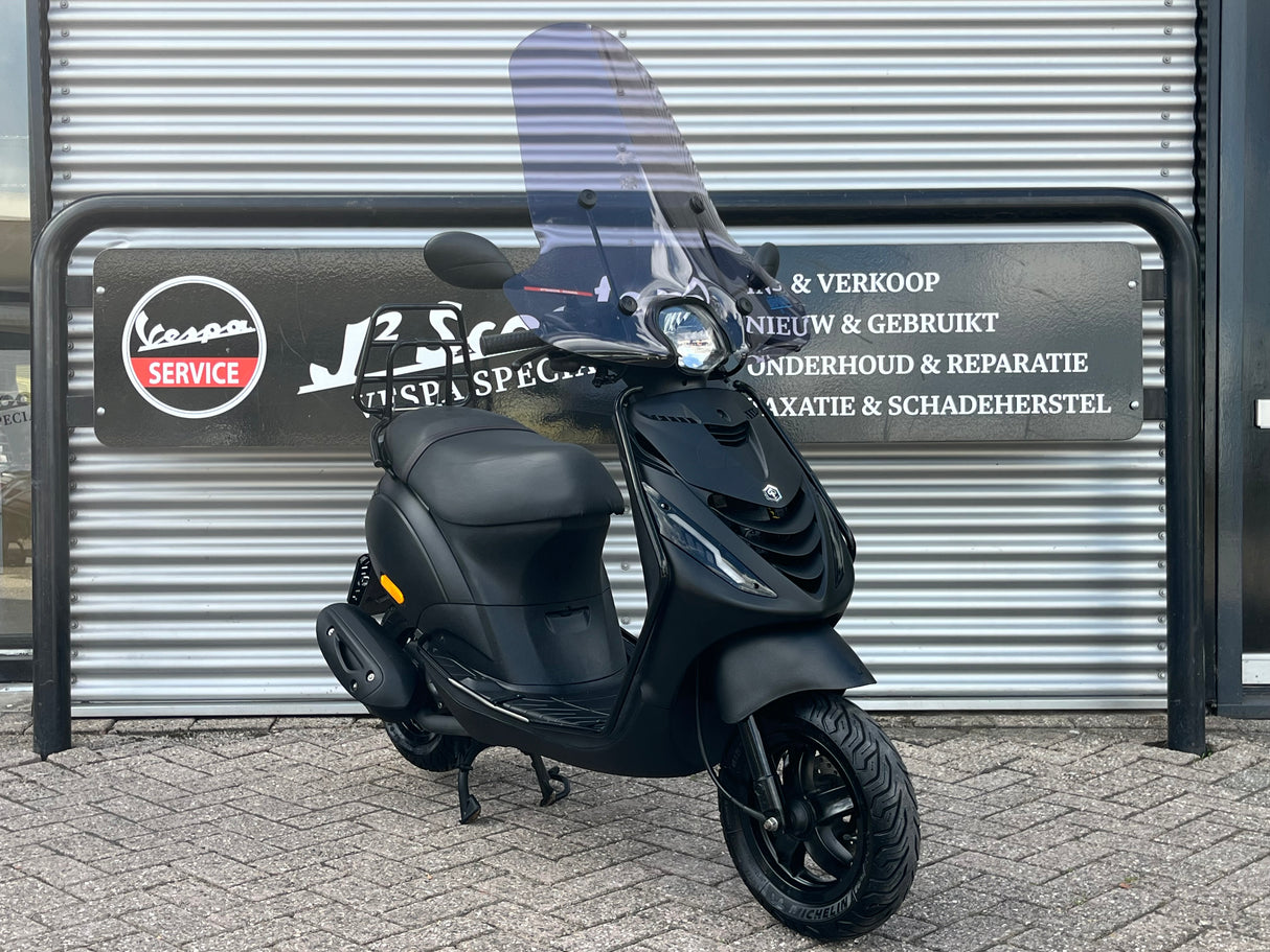 Piaggio Zip Mat Zwart Snor 2021 10111 km 1 eig