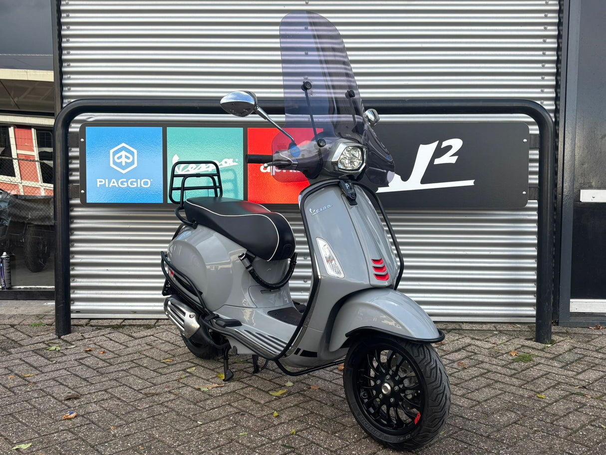 Vespa Sprint Nardo Grey Snor/Brom 2018 13981 km 1 eig GARANTIE