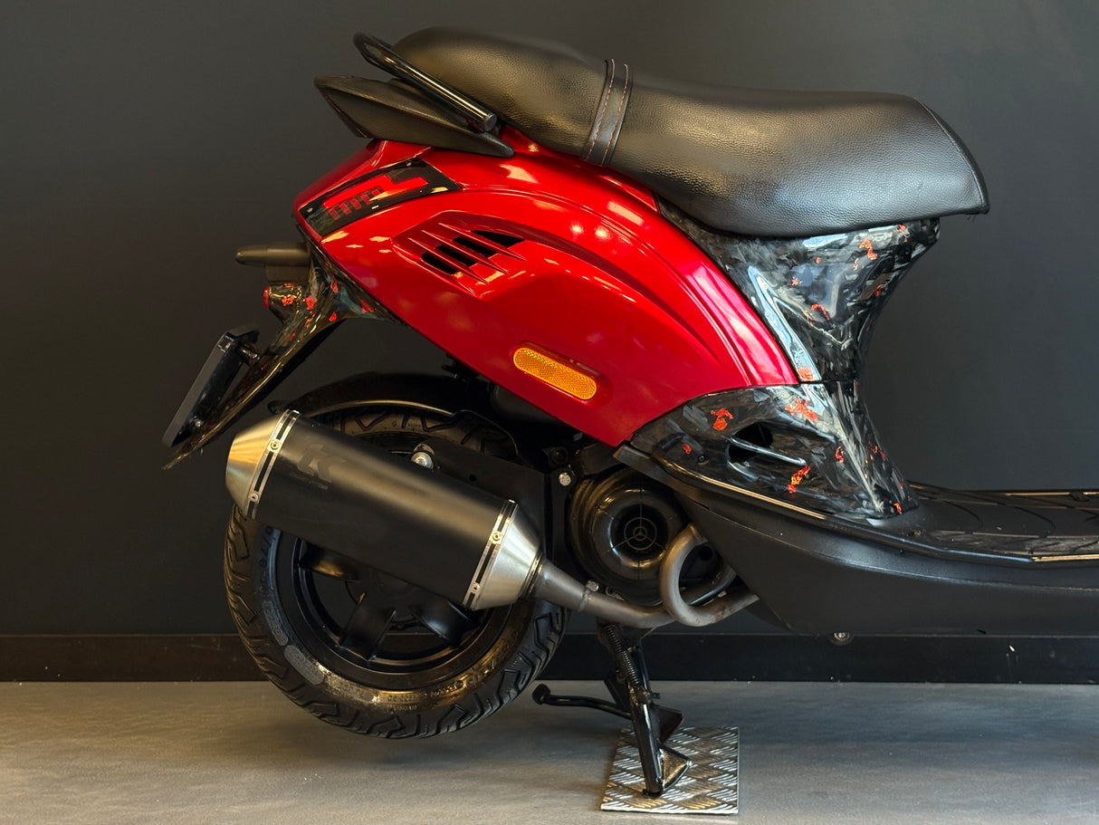 Piaggio Zip | Candy Red | Forged Carbon