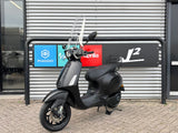 Vespa Elettrica Mat Zwart Brom 2024 422 km GARANTIE