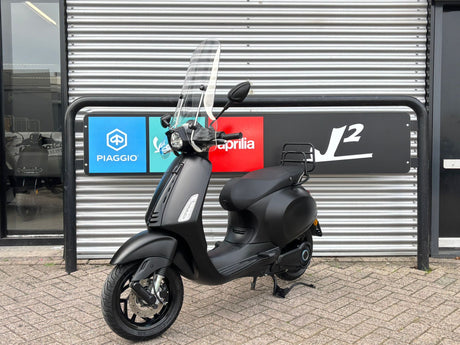 Vespa Elettrica Mat Zwart Brom 2024 422 km GARANTIE