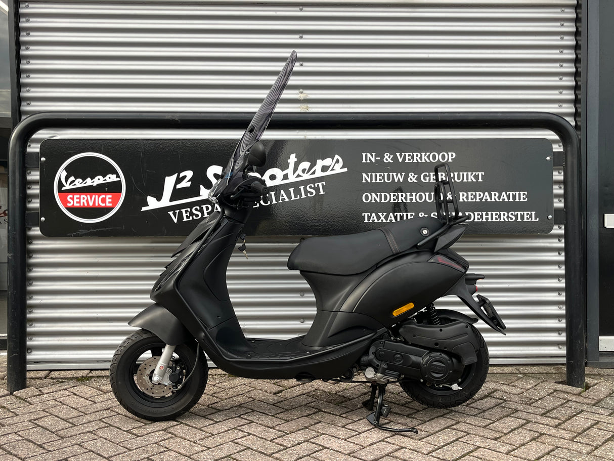 Piaggio Zip Mat Zwart Brom 2019 12151 km 1 eig
