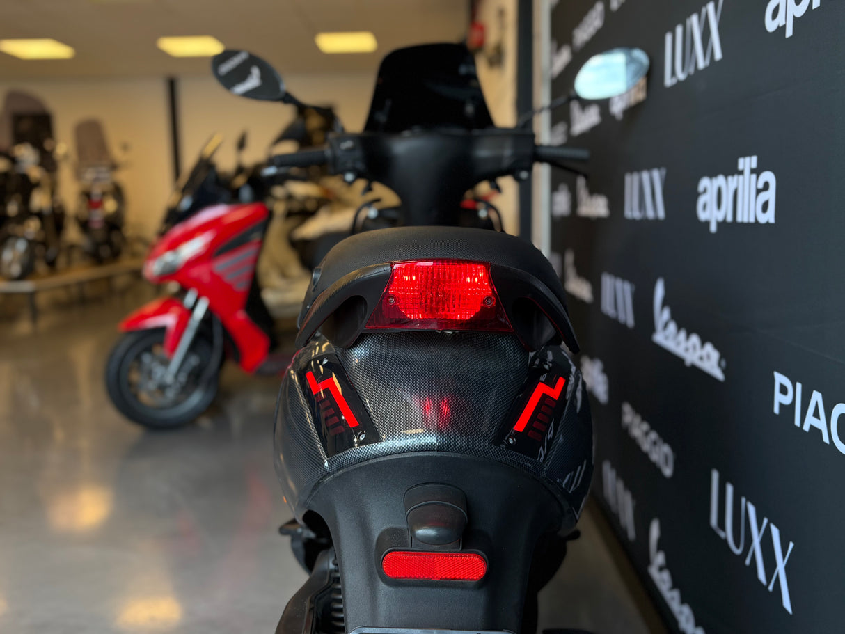 Piaggio Zip | Carbon | 1 eig